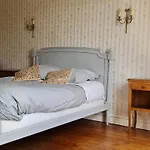 D'hotes De La Grande Maison Bed & Breakfast 3*