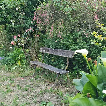 D'hotes De La Grande Maison Bed and Breakfast 3*