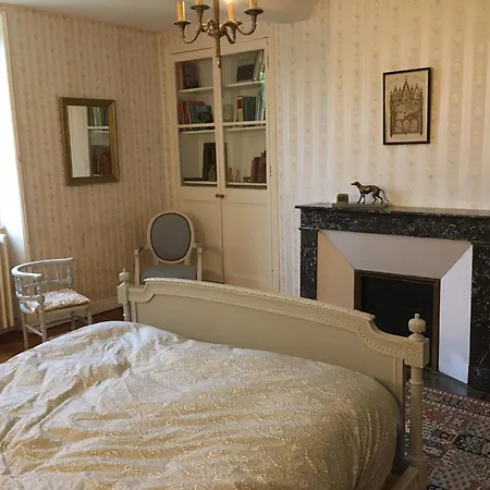 D'hotes De La Grande Maison Bed and Breakfast