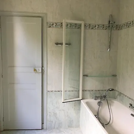 D'hôtes De La Grande Maison Couette-café Tour-en-Bessin