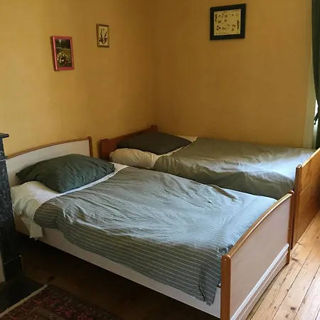 D'hotes De La Grande Maison Bed and Breakfast