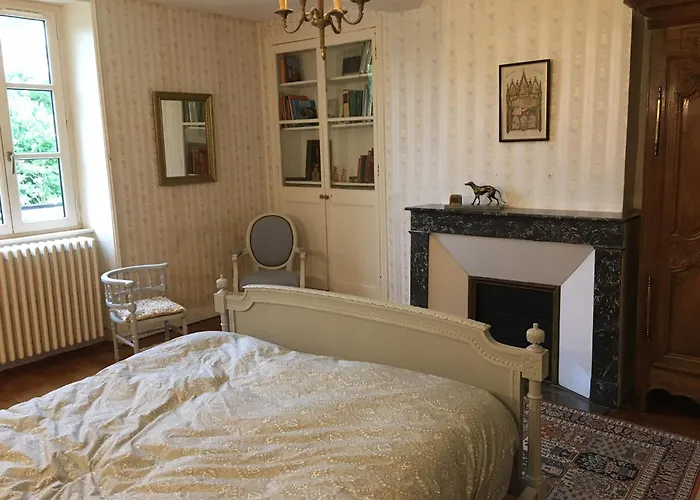 D'hotes De La Grande Maison Bed and Breakfast