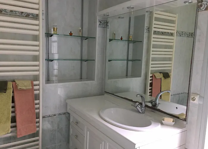 Bed and Breakfast D'hotes De La Grande Maison Tour-en-Bessin