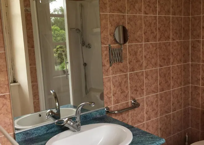 D'hotes De La Grande Maison Bed and Breakfast 3*