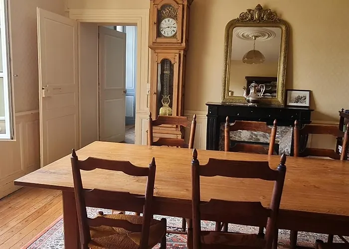 D'hotes De La Grande Maison Bed and Breakfast 3*